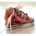 Breloc in forma de papuc adidas pentru fete